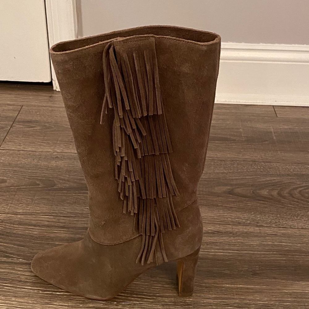 Vince camuto side fringed never worn boots